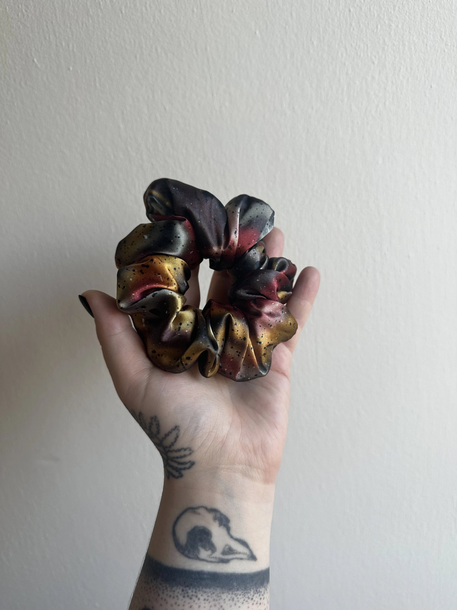 Scrunchie - Koruna z kostí a zlata - Till Death Studio