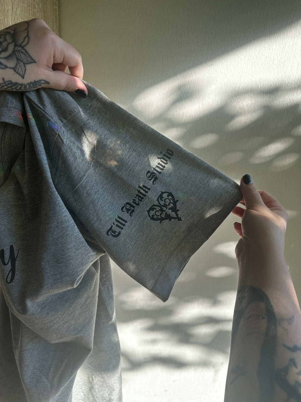 Oversized triko Morally Grey